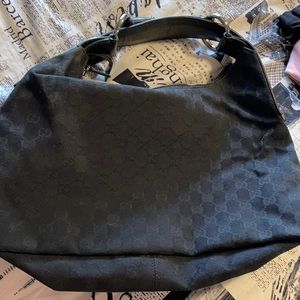 Authentic classic Gucci purse